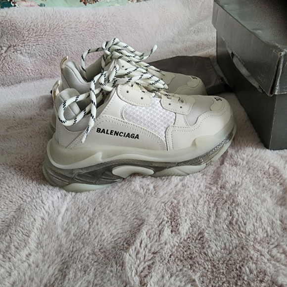 balenciaga runners size 3